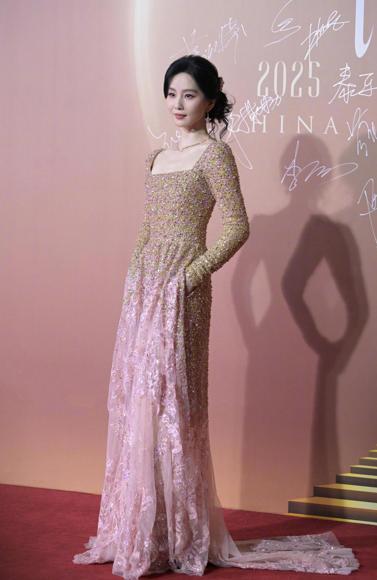 刘诗诗抹胸连身礼服全身现场生图照[7]